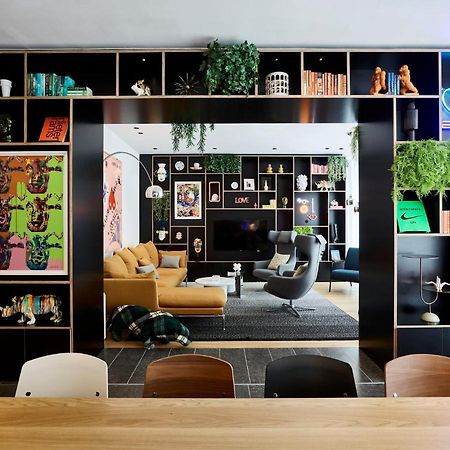 Hotel citizenM London Victoria Station Esterno foto