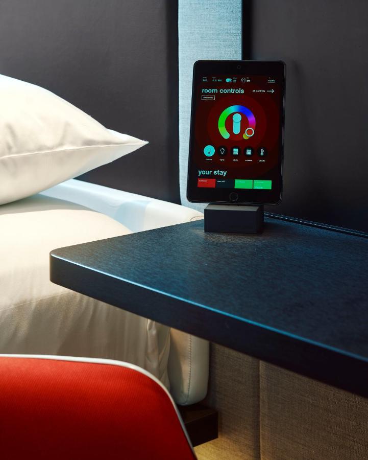 Hotel citizenM London Victoria Station Esterno foto