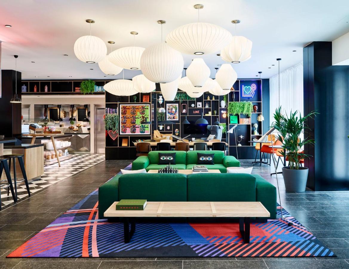 Hotel citizenM London Victoria Station Esterno foto