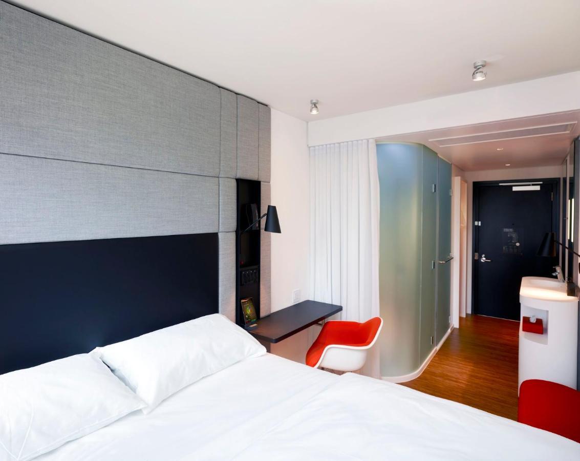 Hotel citizenM London Victoria Station Esterno foto